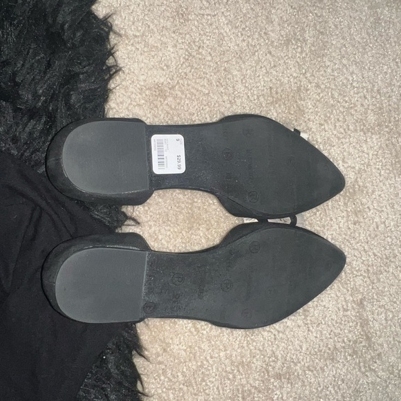 Restricted Black Women's Flats with Bow Detail - Picture 5 of 5